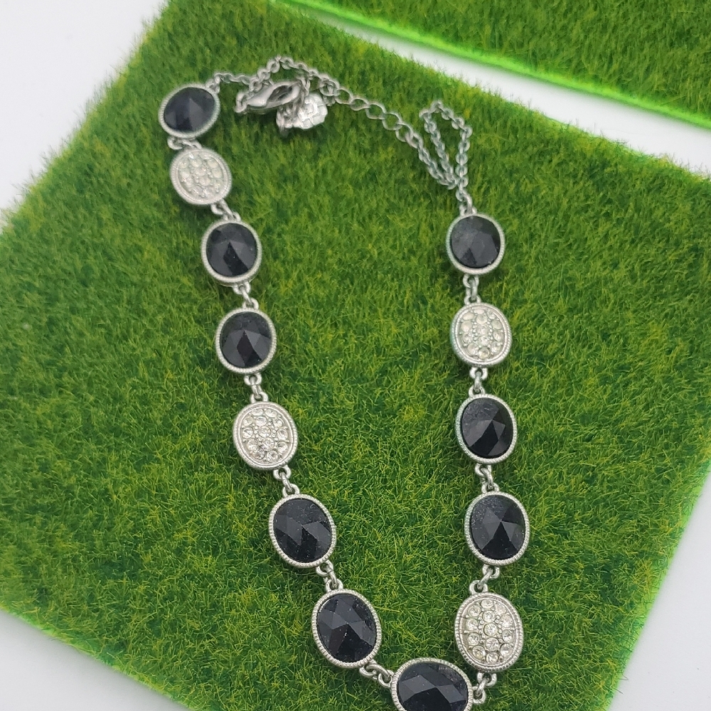 Monet Elegant Black and Silver Tone Necklace 18 Inch N3833